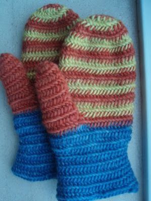 Nalbinding mittens image